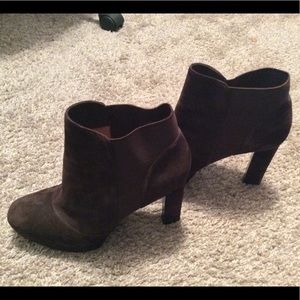 Brown suede via spiga ankle booties